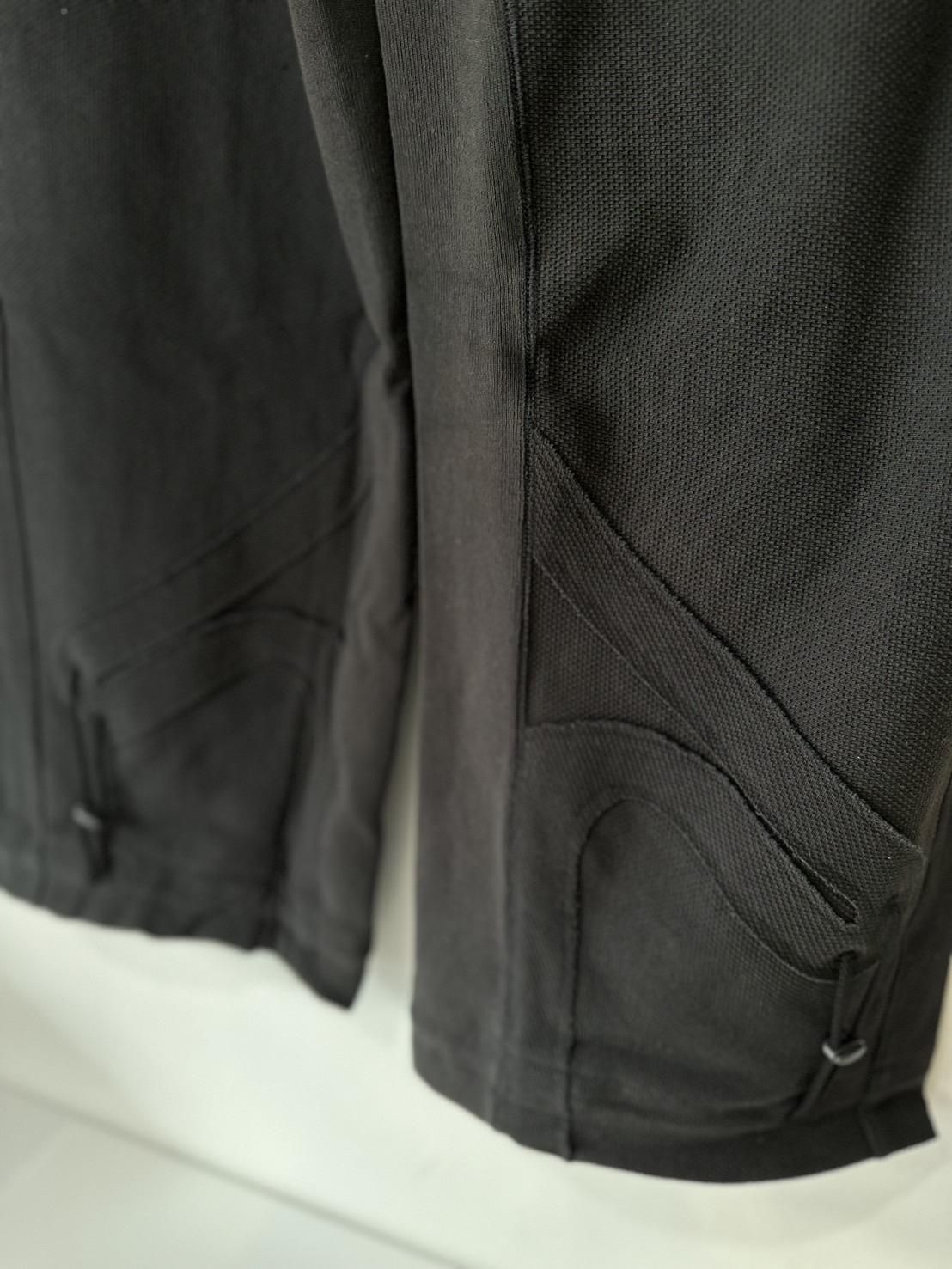 JIAN YE<br />ORBIT PANTS / BLACK<img class='new_mark_img2' src='https://img.shop-pro.jp/img/new/icons47.gif' style='border:none;display:inline;margin:0px;padding:0px;width:auto;' />