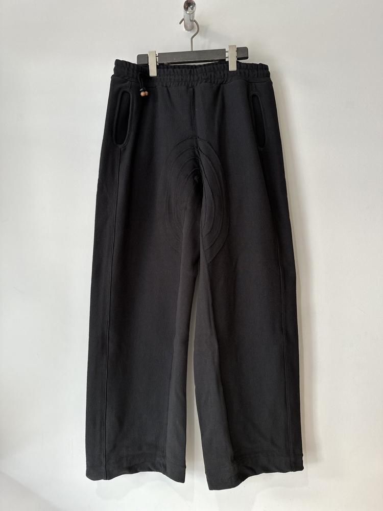 JIAN YE<br />ORBIT PANTS / BLACK<img class='new_mark_img2' src='https://img.shop-pro.jp/img/new/icons47.gif' style='border:none;display:inline;margin:0px;padding:0px;width:auto;' />