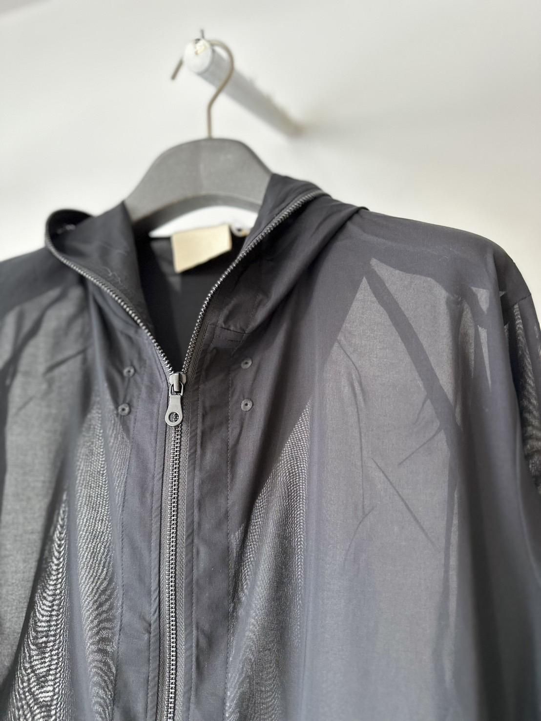 JIAN YE<br />TRTRBZ HOODIE / BLACK<img class='new_mark_img2' src='https://img.shop-pro.jp/img/new/icons47.gif' style='border:none;display:inline;margin:0px;padding:0px;width:auto;' />