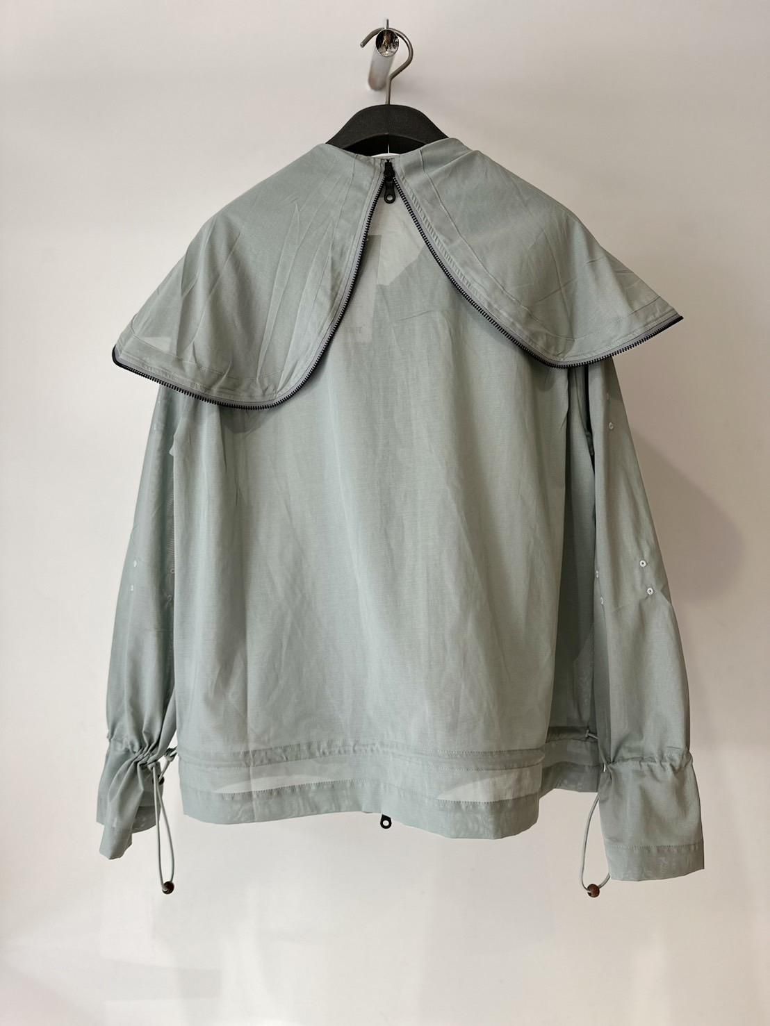 JIAN YE<br />TRTRBZ HOODIE / BLUE GRAY<img class='new_mark_img2' src='https://img.shop-pro.jp/img/new/icons47.gif' style='border:none;display:inline;margin:0px;padding:0px;width:auto;' />