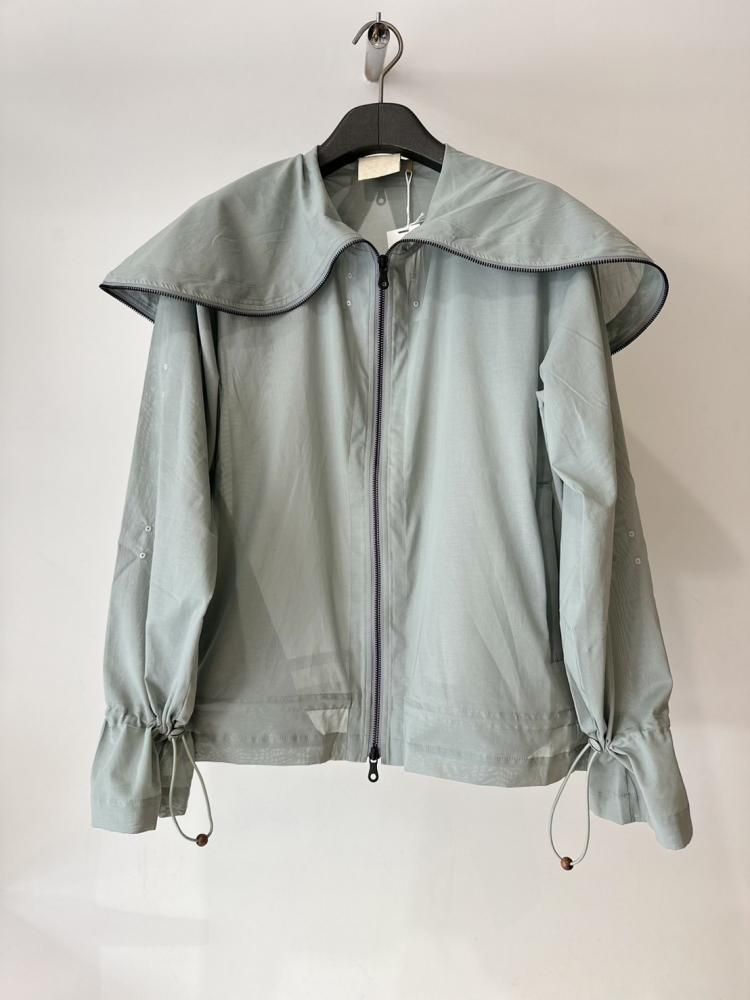JIAN YE<br />TRTRBZ HOODIE / BLUE GRAY<img class='new_mark_img2' src='https://img.shop-pro.jp/img/new/icons47.gif' style='border:none;display:inline;margin:0px;padding:0px;width:auto;' />