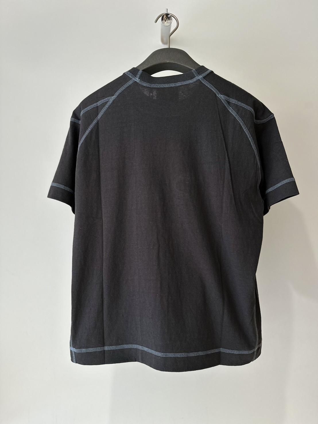 JIAN YE<br />ONEEYE T / CHARCOAL<img class='new_mark_img2' src='https://img.shop-pro.jp/img/new/icons14.gif' style='border:none;display:inline;margin:0px;padding:0px;width:auto;' />