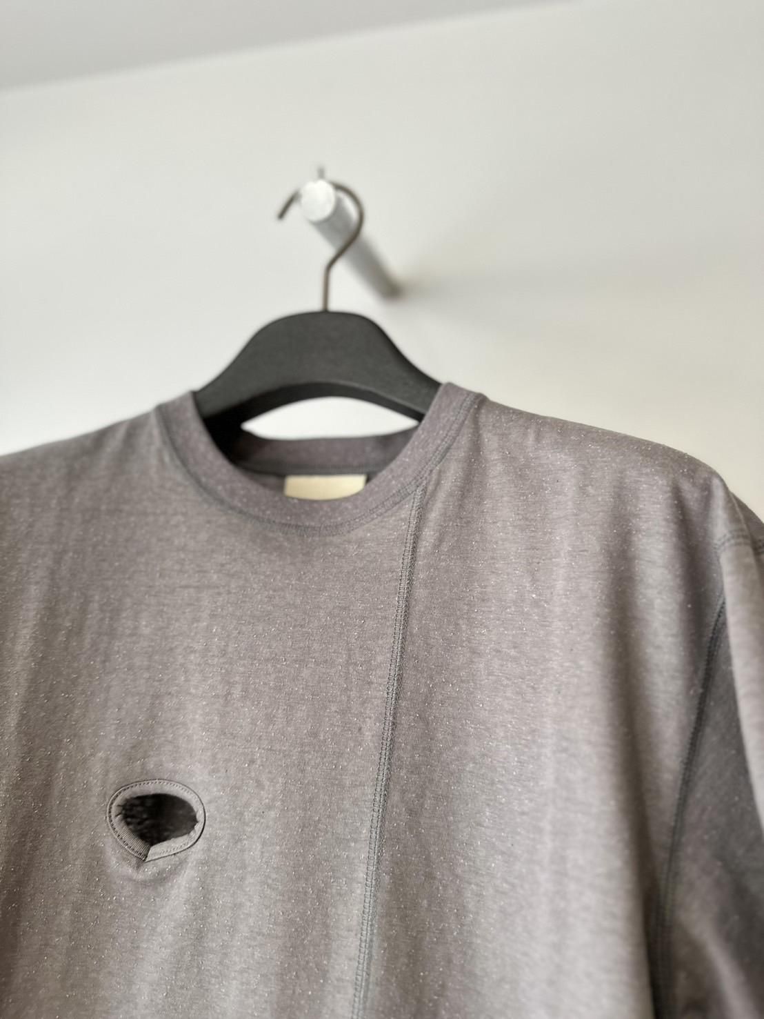 JIAN YE<br />ONEEYE T / GRAY<img class='new_mark_img2' src='https://img.shop-pro.jp/img/new/icons14.gif' style='border:none;display:inline;margin:0px;padding:0px;width:auto;' />