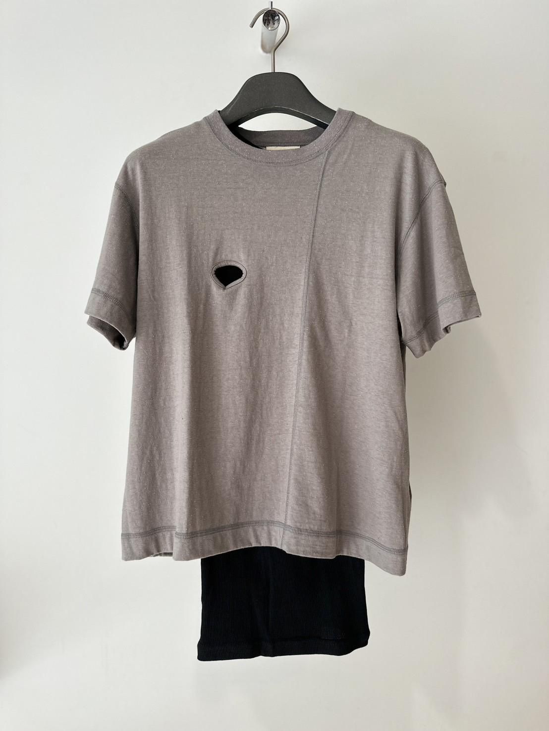 JIAN YE<br />ONEEYE T / GRAY<img class='new_mark_img2' src='https://img.shop-pro.jp/img/new/icons14.gif' style='border:none;display:inline;margin:0px;padding:0px;width:auto;' />