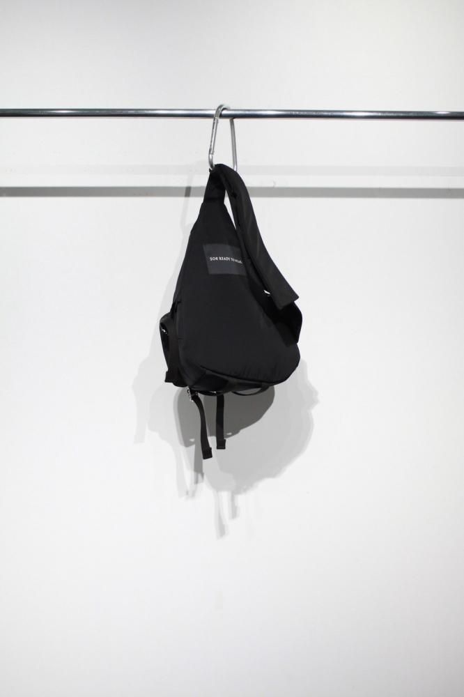 soe<br />Triangle Bag Solotex / BLACK<img class='new_mark_img2' src='https://img.shop-pro.jp/img/new/icons47.gif' style='border:none;display:inline;margin:0px;padding:0px;width:auto;' />