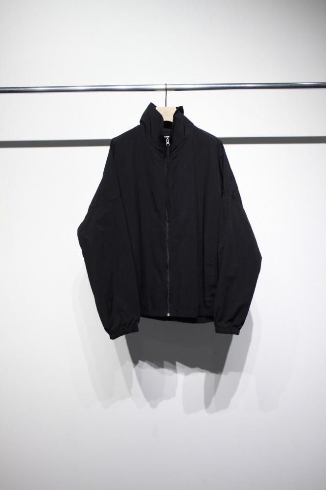 soe<br />Tracker Jacket / BLACK<img class='new_mark_img2' src='https://img.shop-pro.jp/img/new/icons47.gif' style='border:none;display:inline;margin:0px;padding:0px;width:auto;' />