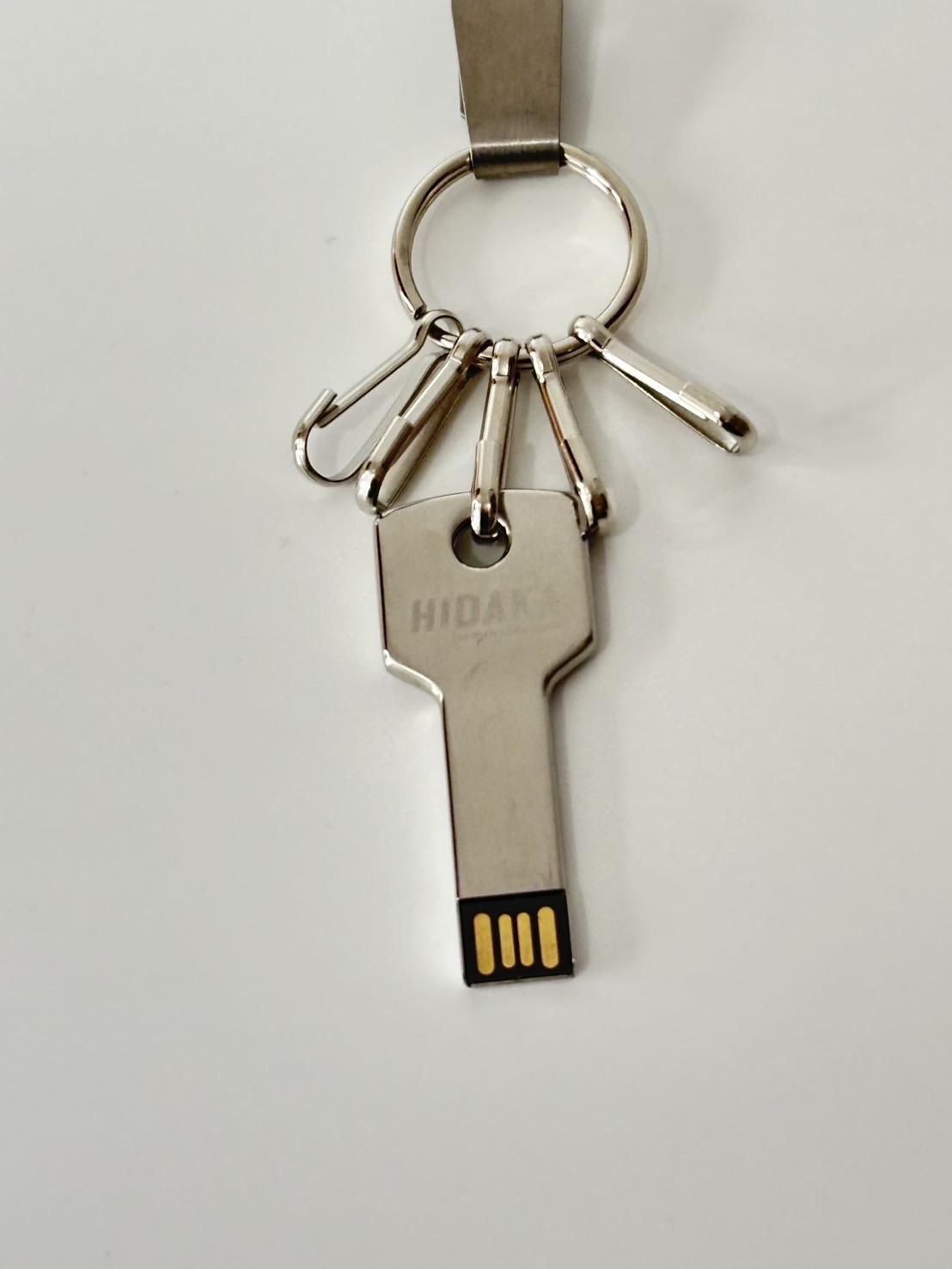 HIDAKA<br />USB KEY RING / SILVER<img class='new_mark_img2' src='https://img.shop-pro.jp/img/new/icons47.gif' style='border:none;display:inline;margin:0px;padding:0px;width:auto;' />