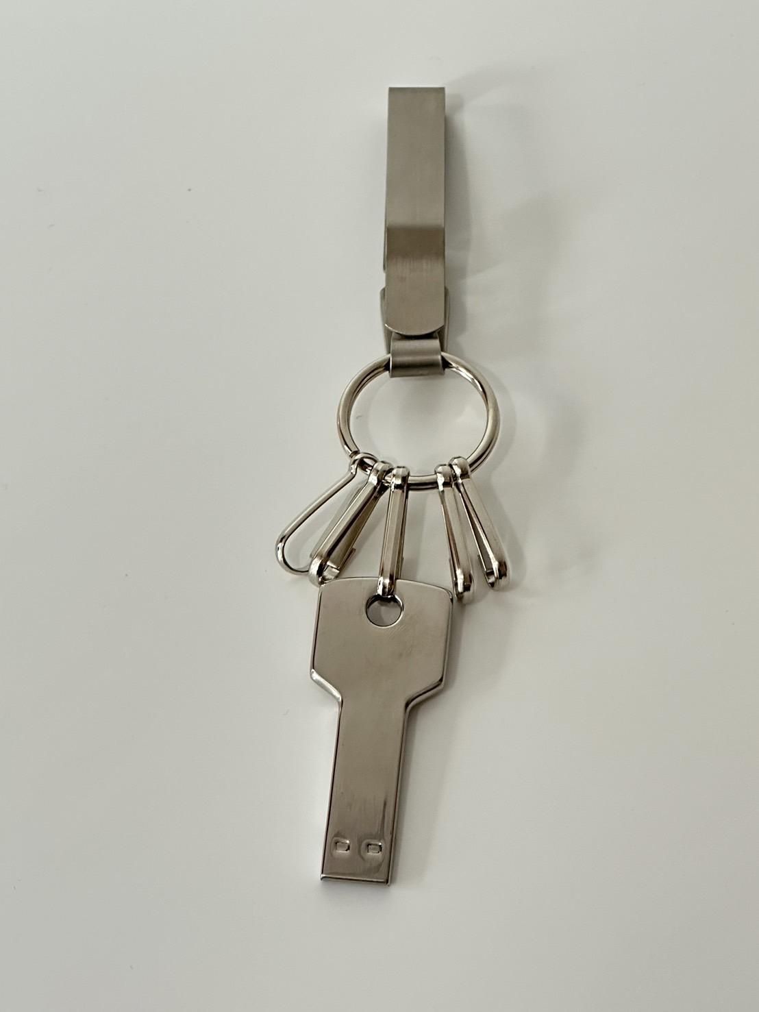 HIDAKA<br />USB KEY RING / SILVER<img class='new_mark_img2' src='https://img.shop-pro.jp/img/new/icons47.gif' style='border:none;display:inline;margin:0px;padding:0px;width:auto;' />