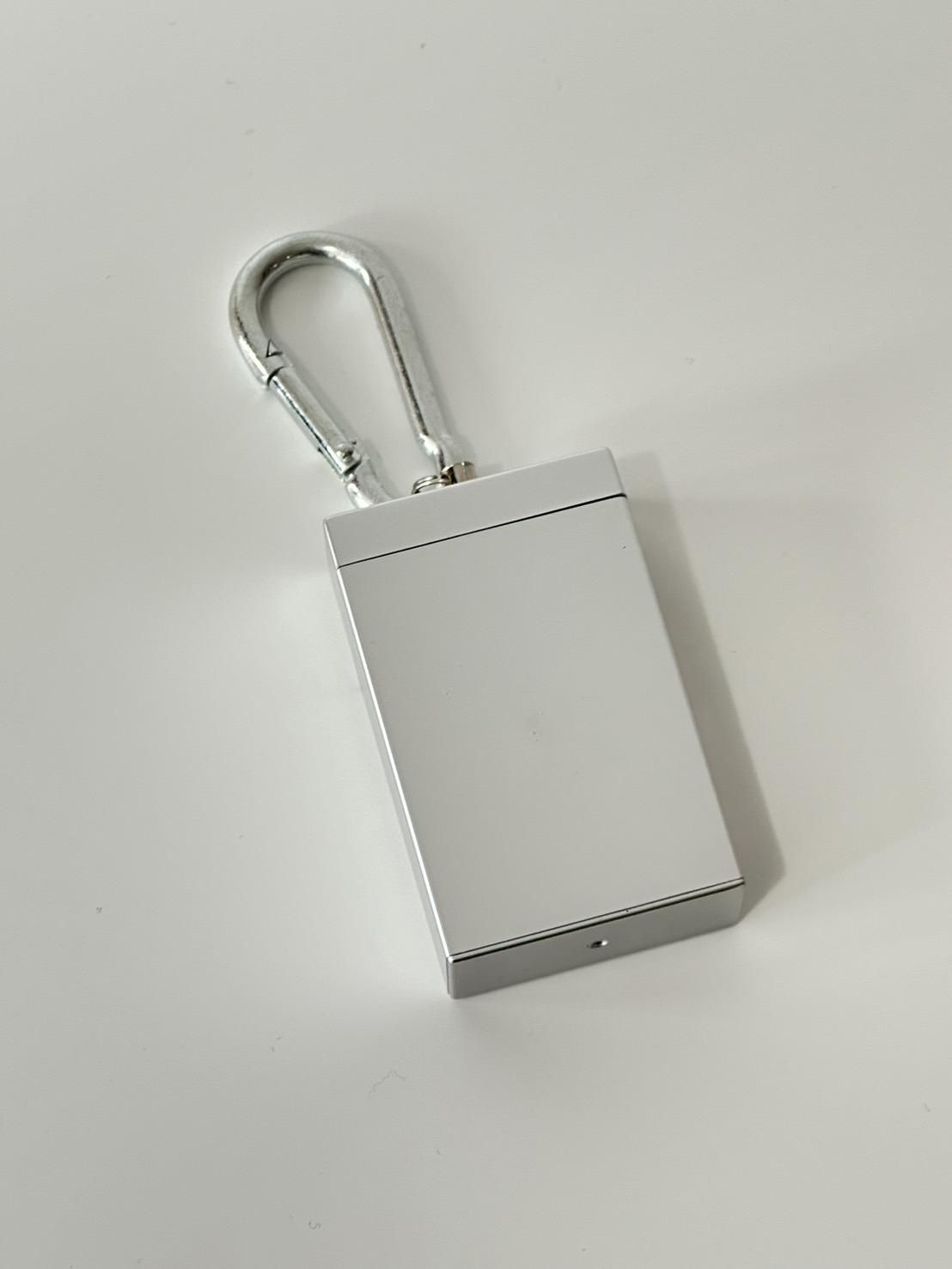 HIDAKA<br />PORTABLE ASHTRAY- MARLBORO / BLUE<img class='new_mark_img2' src='https://img.shop-pro.jp/img/new/icons47.gif' style='border:none;display:inline;margin:0px;padding:0px;width:auto;' />