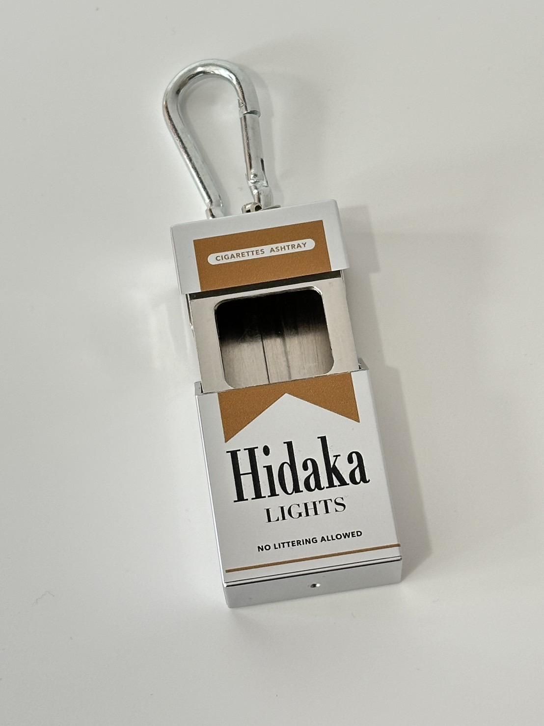 HIDAKA<br />PORTABLE ASHTRAY- MARLBORO / GOLD<img class='new_mark_img2' src='https://img.shop-pro.jp/img/new/icons47.gif' style='border:none;display:inline;margin:0px;padding:0px;width:auto;' />