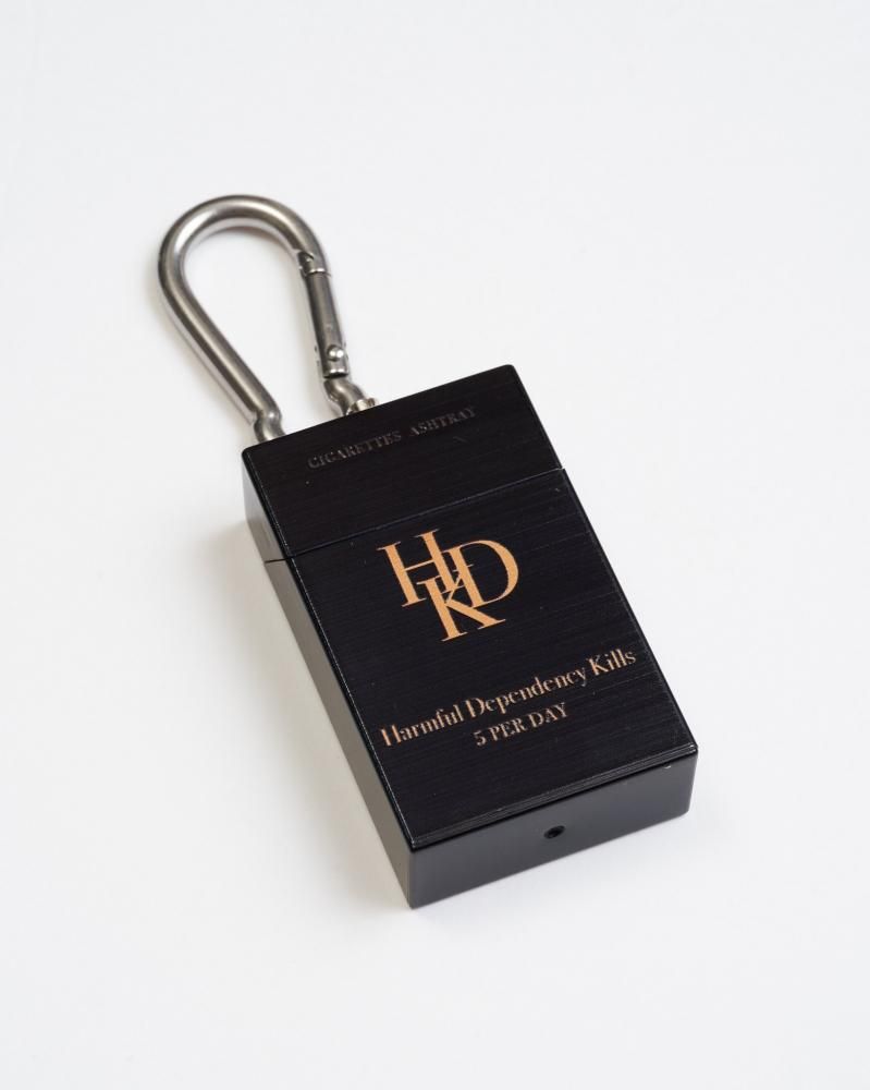 HIDAKA<br />PORTABLE ASHTRAY- JPS / BLACK<img class='new_mark_img2' src='https://img.shop-pro.jp/img/new/icons14.gif' style='border:none;display:inline;margin:0px;padding:0px;width:auto;' />