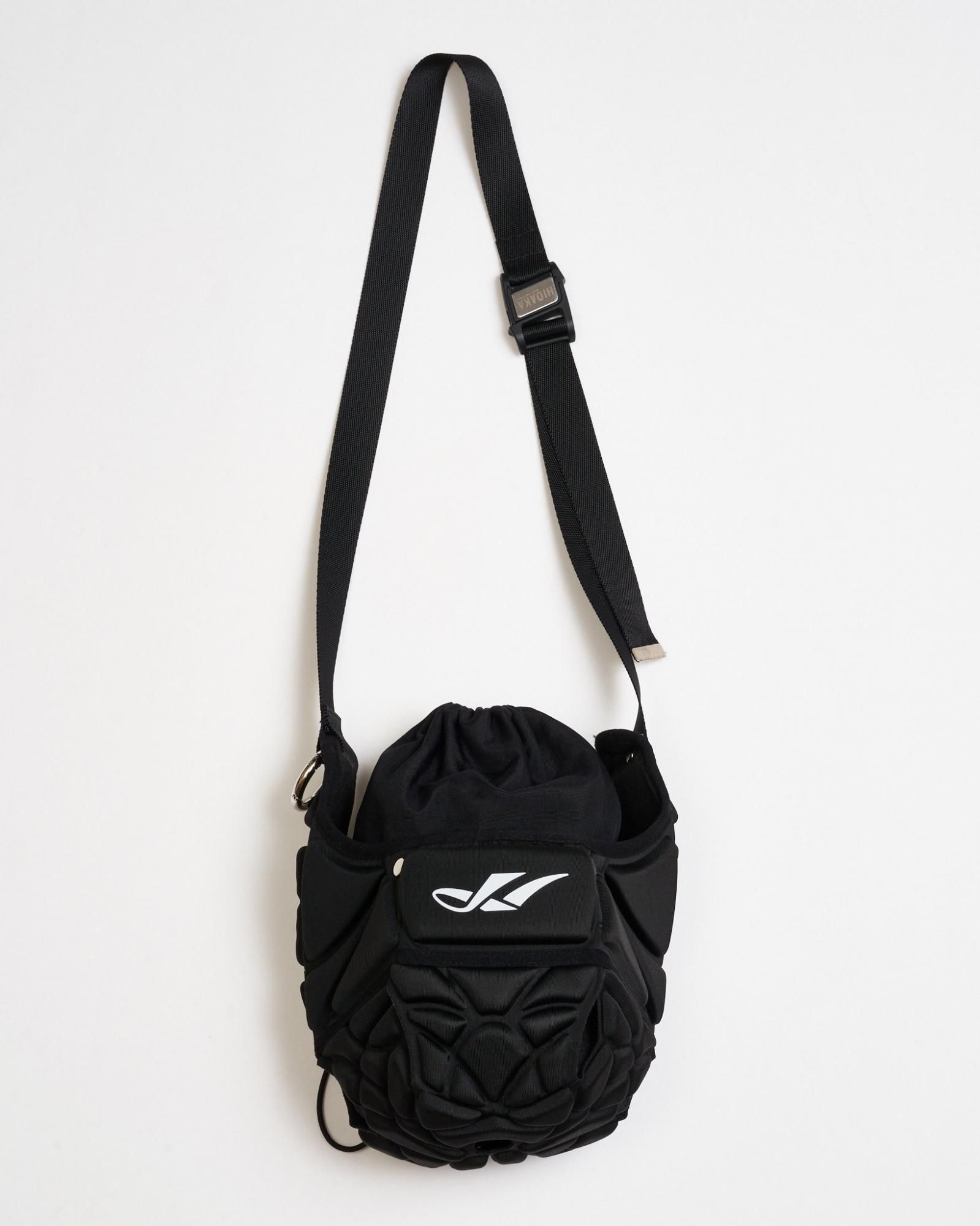 HIDAKA<br />CECH BAG / BLACK<img class='new_mark_img2' src='https://img.shop-pro.jp/img/new/icons14.gif' style='border:none;display:inline;margin:0px;padding:0px;width:auto;' />