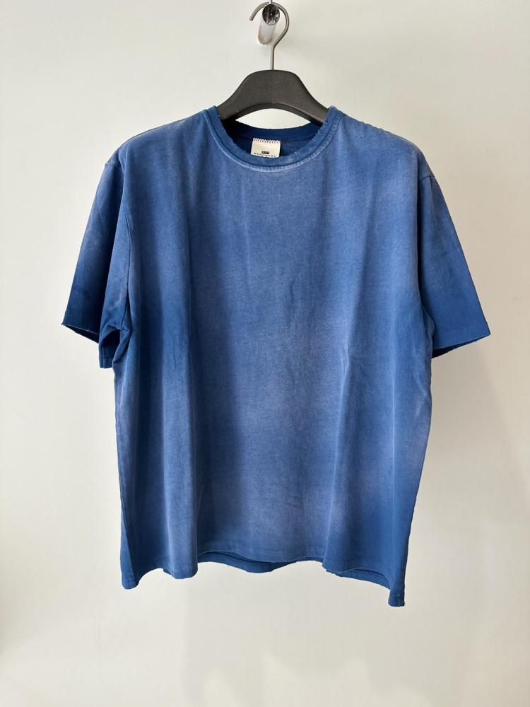 MOOJIMOOJI<br />OVERSIZE CROP T-SHIRTS / AGED BLUE<img class='new_mark_img2' src='https://img.shop-pro.jp/img/new/icons14.gif' style='border:none;display:inline;margin:0px;padding:0px;width:auto;' />