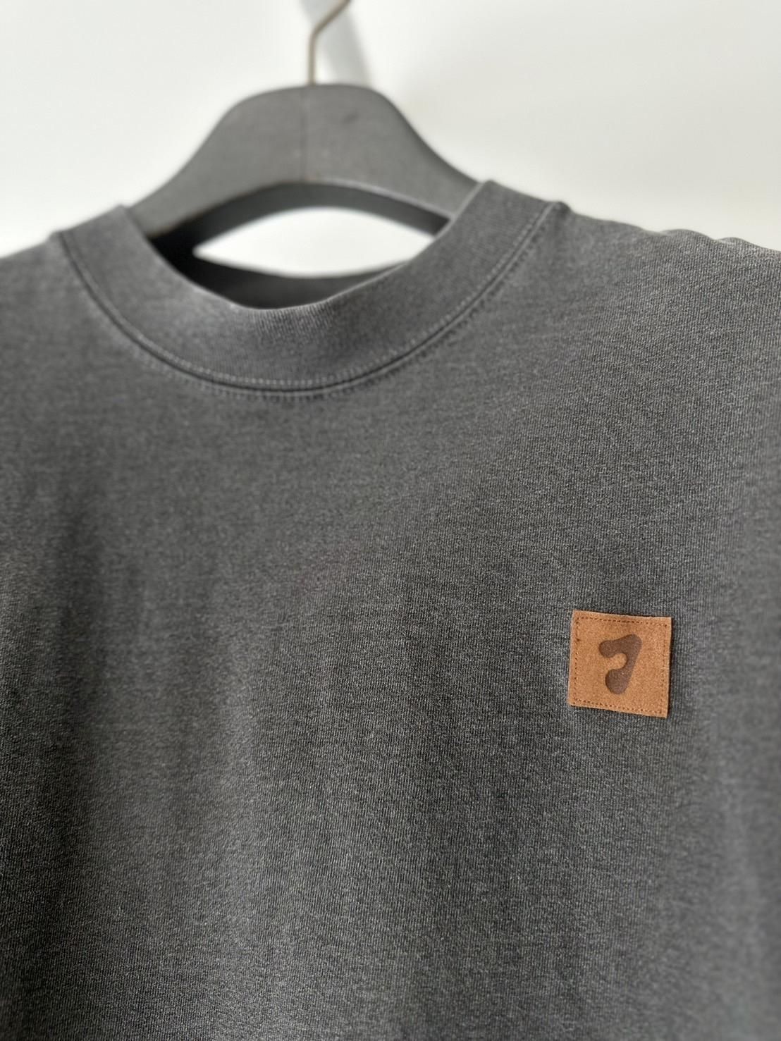JIEDA<br />J LOGO PATCH TEE / BLACK<img class='new_mark_img2' src='https://img.shop-pro.jp/img/new/icons14.gif' style='border:none;display:inline;margin:0px;padding:0px;width:auto;' />