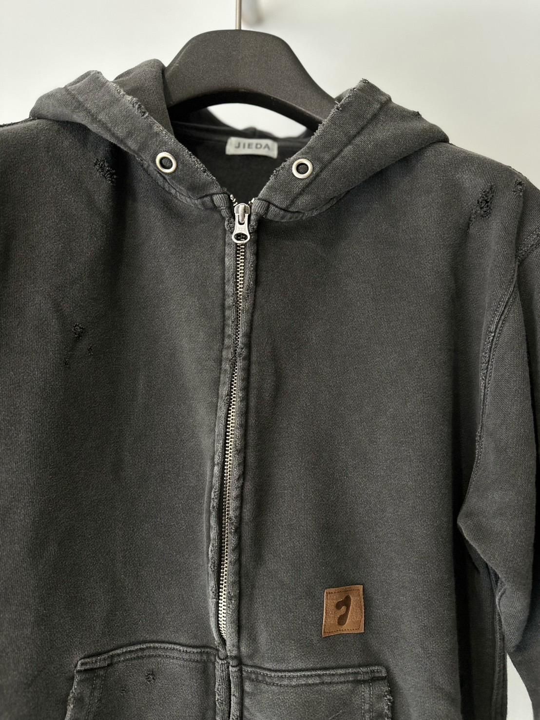 JIEDA<br />DAMAGE PATCH ZIP HOODIE / BLACK<img class='new_mark_img2' src='https://img.shop-pro.jp/img/new/icons14.gif' style='border:none;display:inline;margin:0px;padding:0px;width:auto;' />