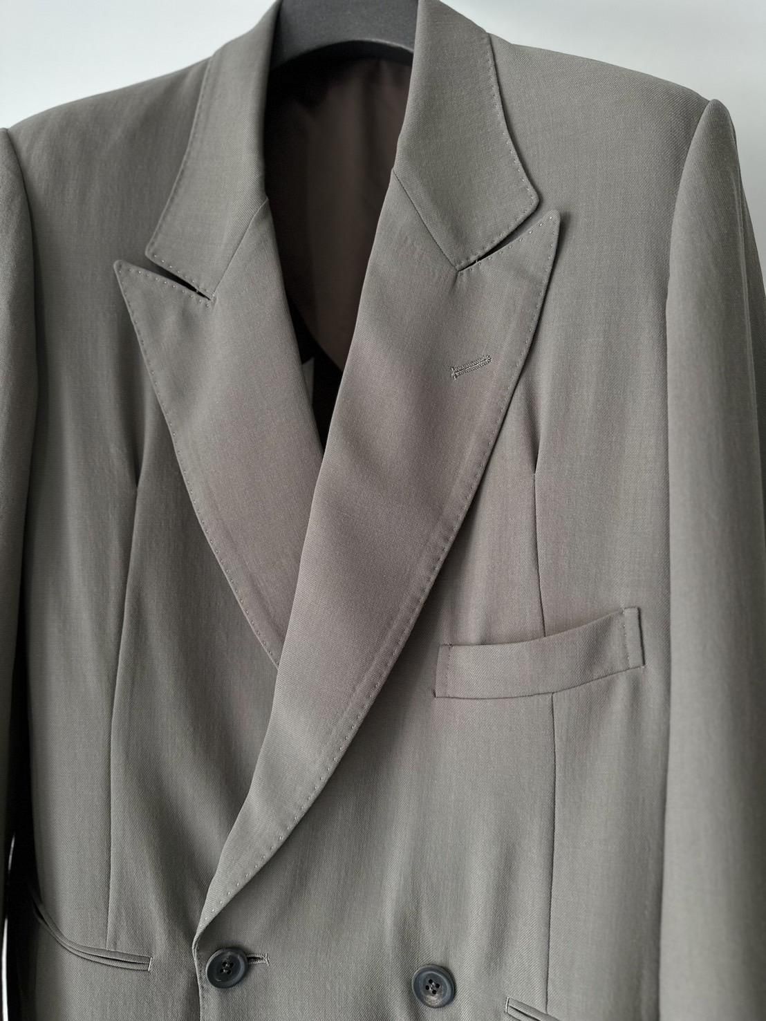 SOSHIOTSUKI<br />INTERLINING POCKET WOOL SERGE JACKET&WOOL SERGE HI-WAIST TROUSERS SET / GRAY<img class='new_mark_img2' src='https://img.shop-pro.jp/img/new/icons47.gif' style='border:none;display:inline;margin:0px;padding:0px;width:auto;' />