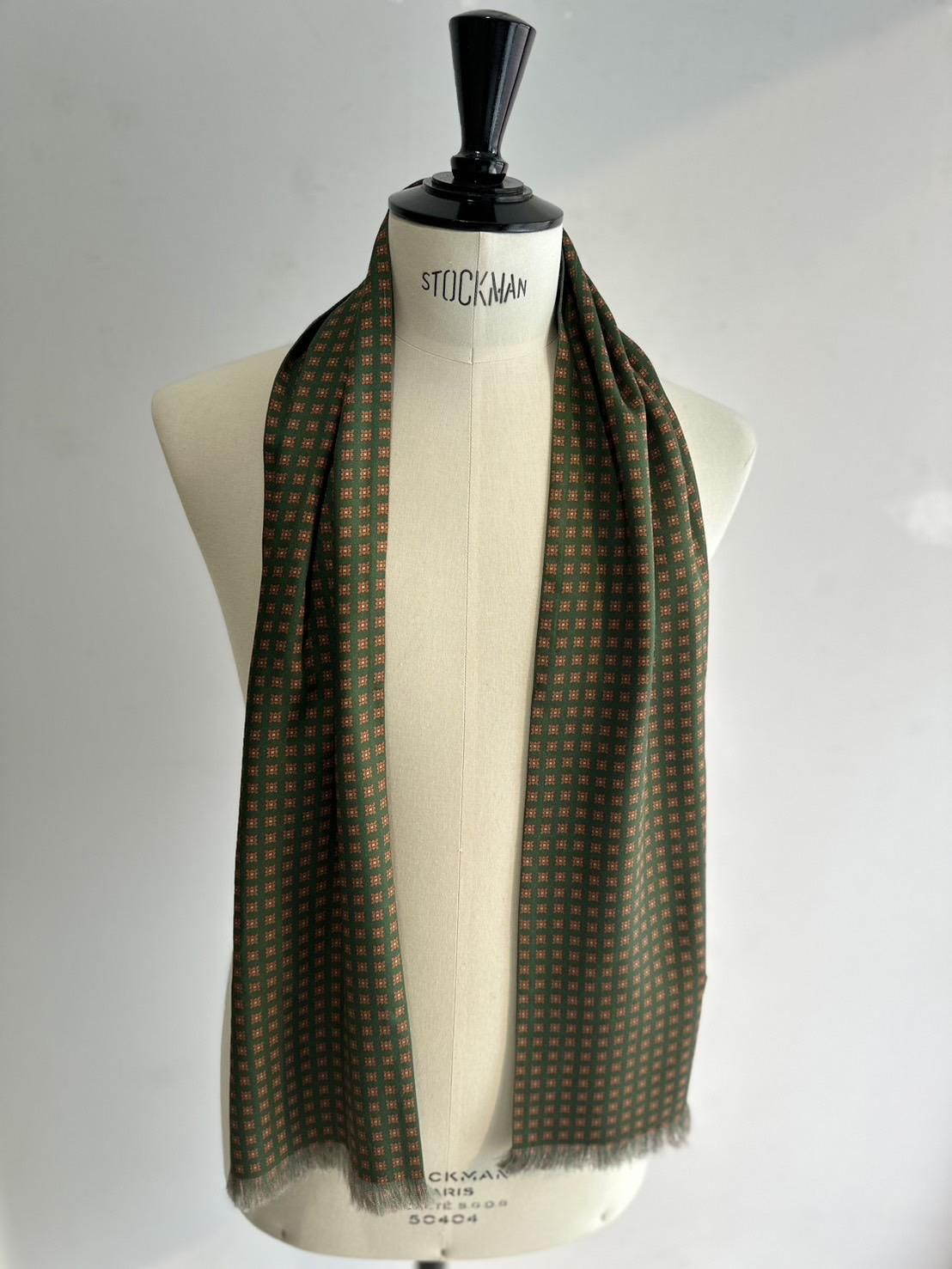 SOSHIOTSUKI<br />KOMON SCARF / GREEN<img class='new_mark_img2' src='https://img.shop-pro.jp/img/new/icons47.gif' style='border:none;display:inline;margin:0px;padding:0px;width:auto;' />