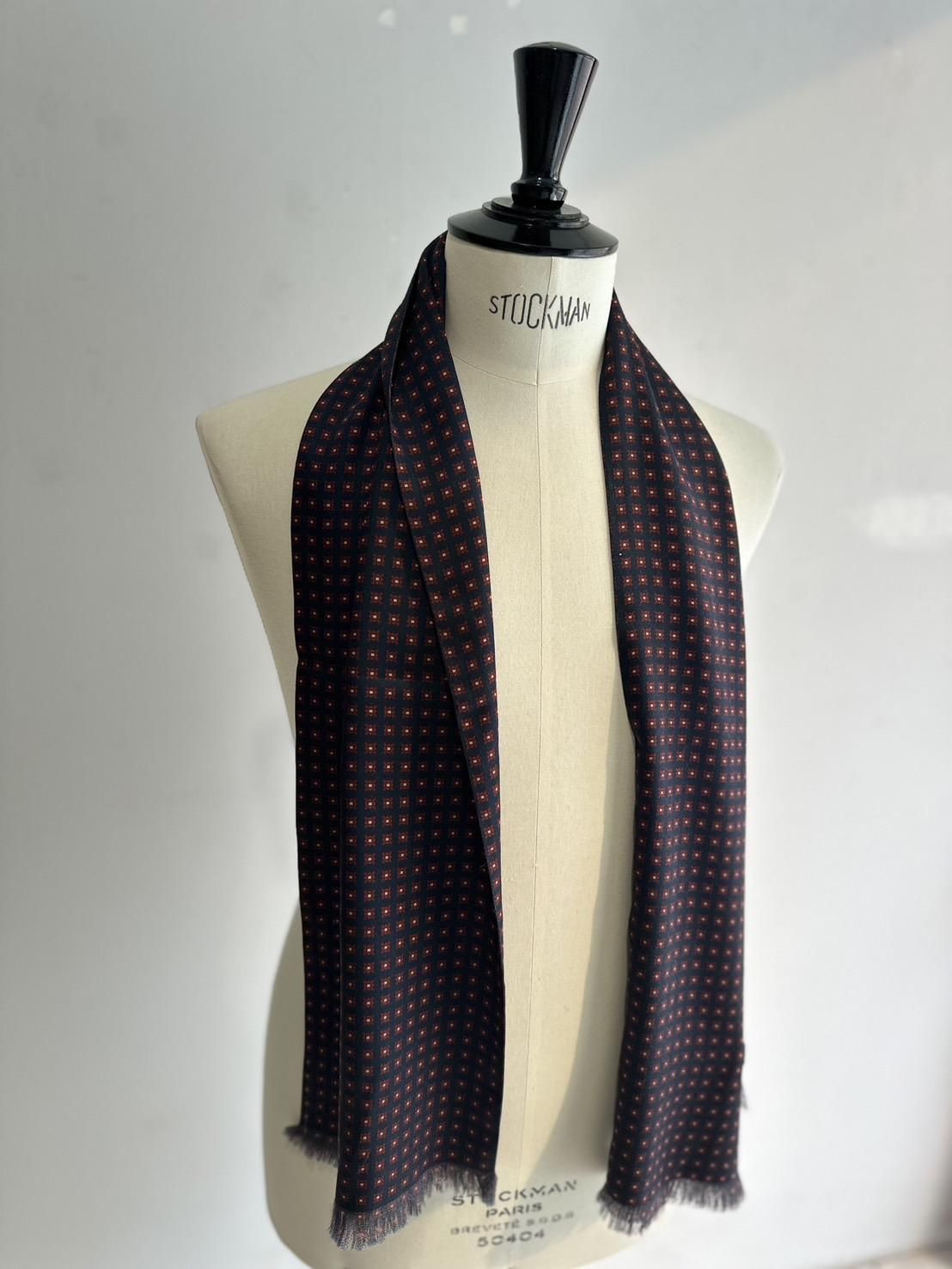 SOSHIOTSUKI<br />KOMON SCARF / NAVY<img class='new_mark_img2' src='https://img.shop-pro.jp/img/new/icons47.gif' style='border:none;display:inline;margin:0px;padding:0px;width:auto;' />