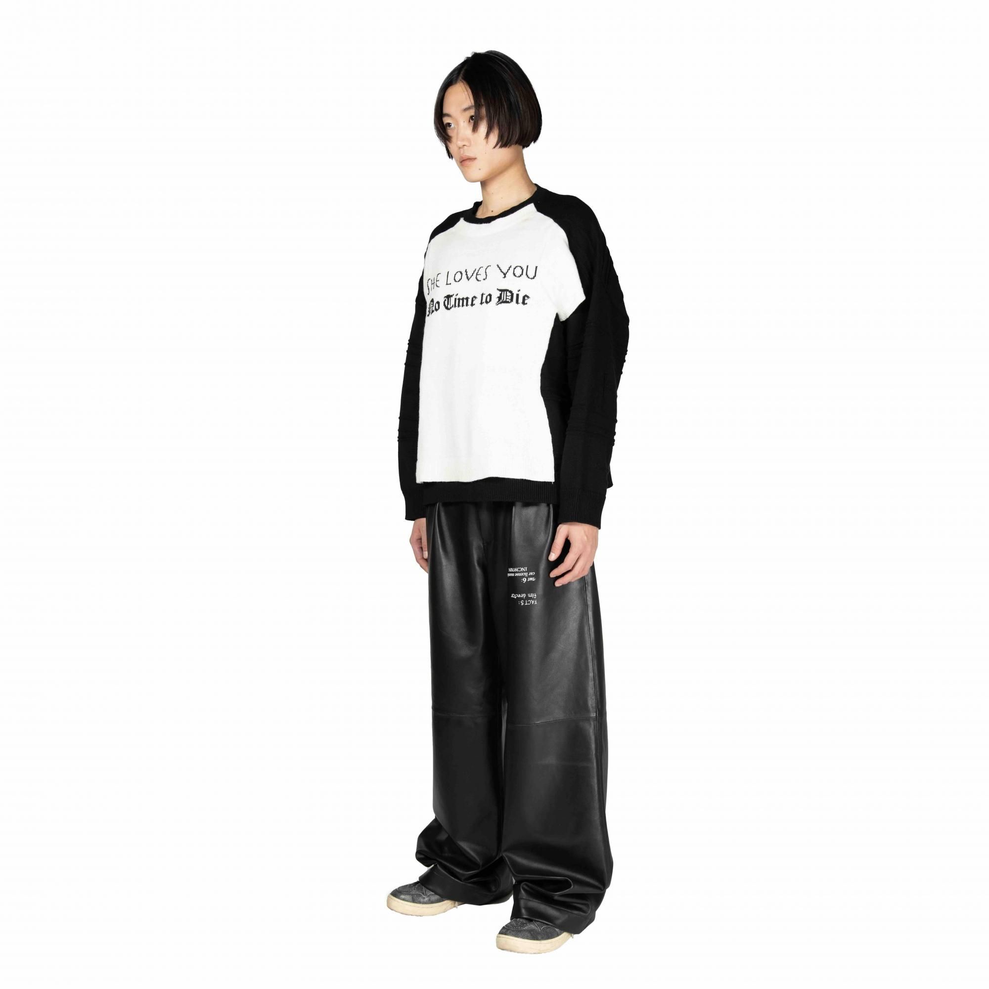 DAIRIKU<br />Docking Lettered Knit / White&Black<img class='new_mark_img2' src='https://img.shop-pro.jp/img/new/icons14.gif' style='border:none;display:inline;margin:0px;padding:0px;width:auto;' />