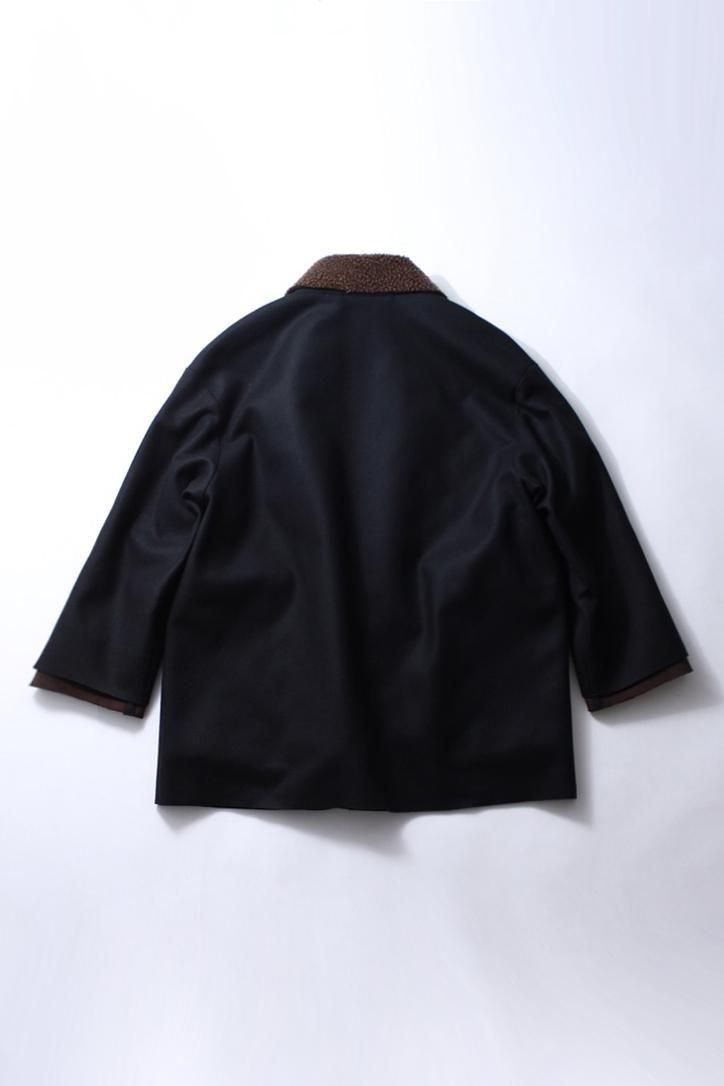 soe<br />Layered Mouton Collar Coat / BLACK<img class='new_mark_img2' src='https://img.shop-pro.jp/img/new/icons14.gif' style='border:none;display:inline;margin:0px;padding:0px;width:auto;' />