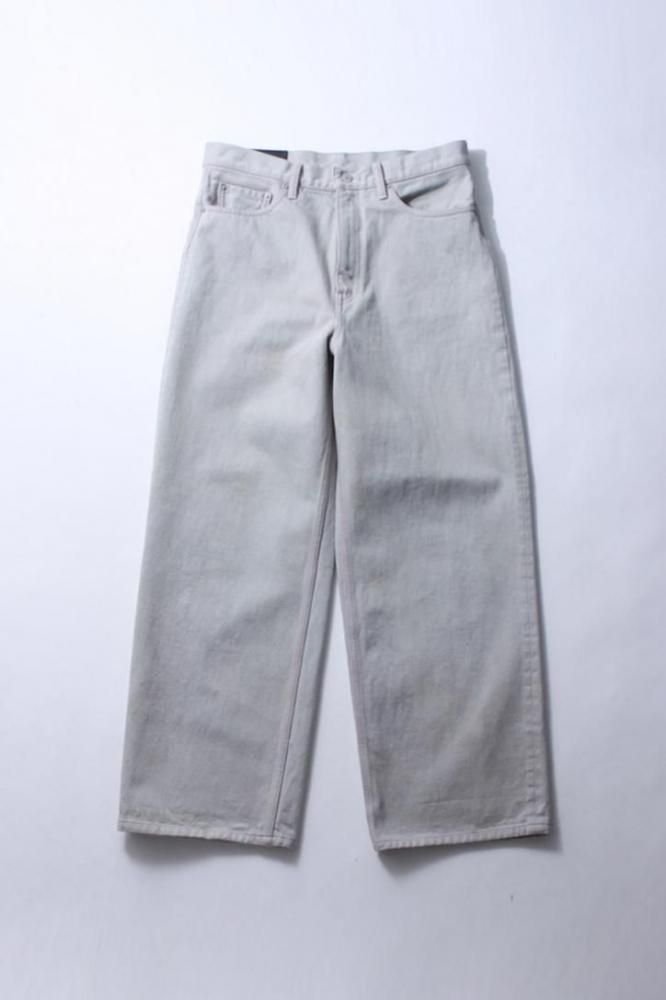 soe<br />Dye Migration Regular Jeans / ICE GRAY<img class='new_mark_img2' src='https://img.shop-pro.jp/img/new/icons14.gif' style='border:none;display:inline;margin:0px;padding:0px;width:auto;' />