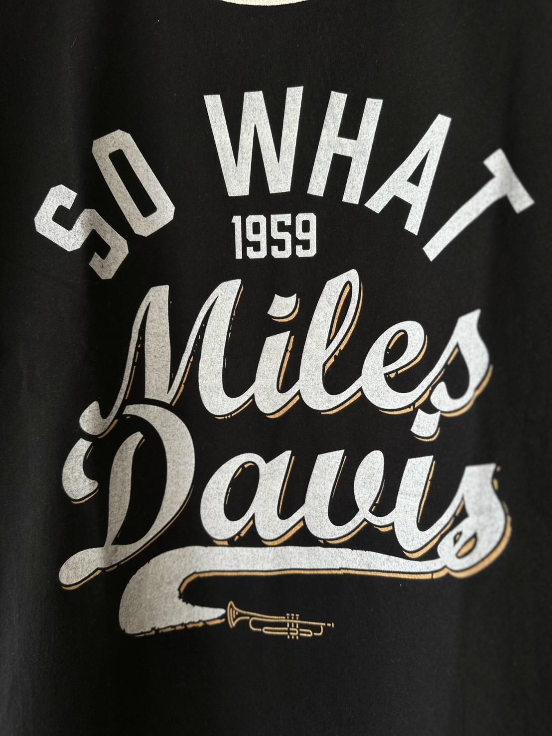 BLUESCENTRIC<br />MILES DAVIS SO WHAT 1959 Ringer Tee / Black<img class='new_mark_img2' src='https://img.shop-pro.jp/img/new/icons47.gif' style='border:none;display:inline;margin:0px;padding:0px;width:auto;' />