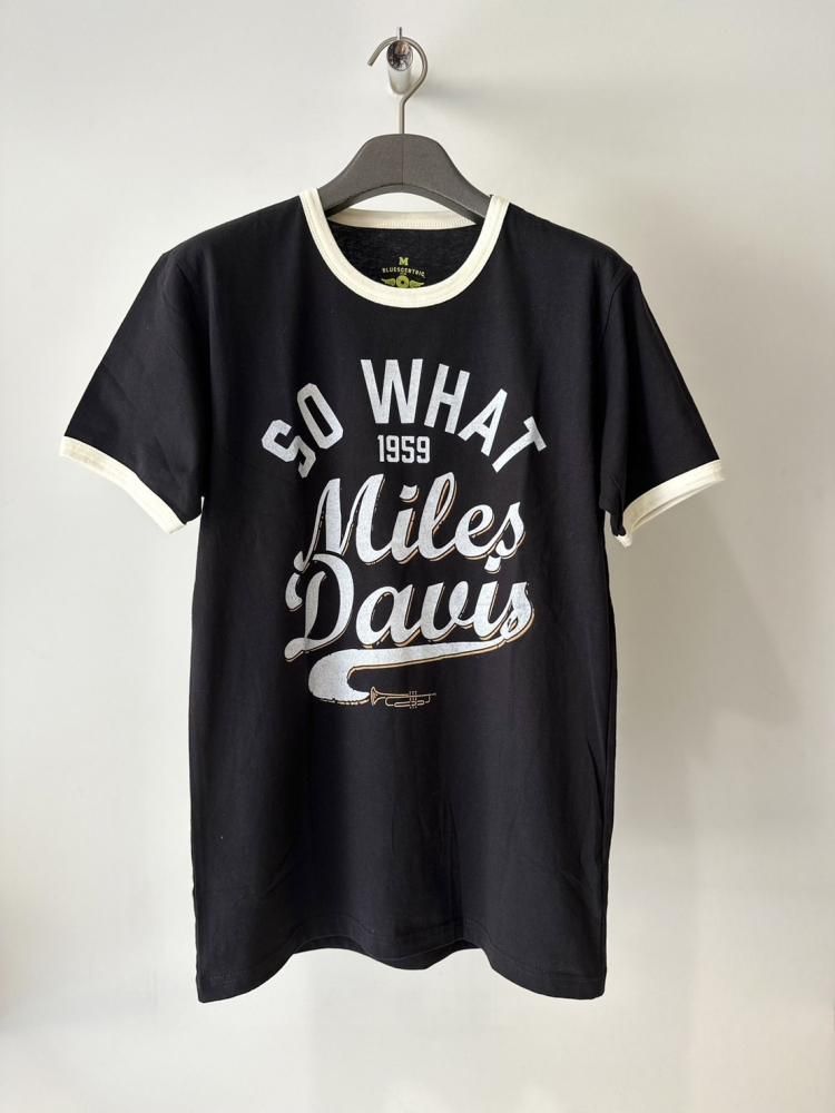 BLUESCENTRIC<br />MILES DAVIS SO WHAT 1959 Ringer Tee / Black<img class='new_mark_img2' src='https://img.shop-pro.jp/img/new/icons47.gif' style='border:none;display:inline;margin:0px;padding:0px;width:auto;' />