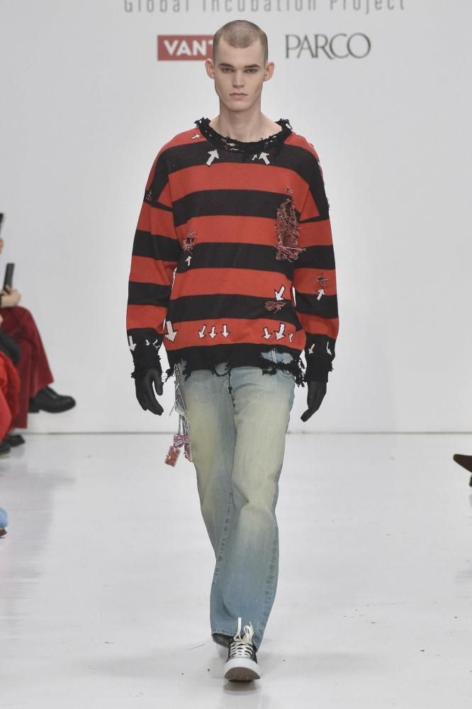 LITTLE.BEDROOM<br />damage alert knit / red&black<img class='new_mark_img2' src='https://img.shop-pro.jp/img/new/icons14.gif' style='border:none;display:inline;margin:0px;padding:0px;width:auto;' />