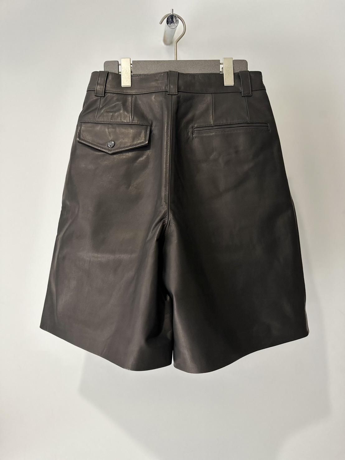 LITTLEBIG<br />Leather Shorts / Black<img class='new_mark_img2' src='https://img.shop-pro.jp/img/new/icons14.gif' style='border:none;display:inline;margin:0px;padding:0px;width:auto;' />