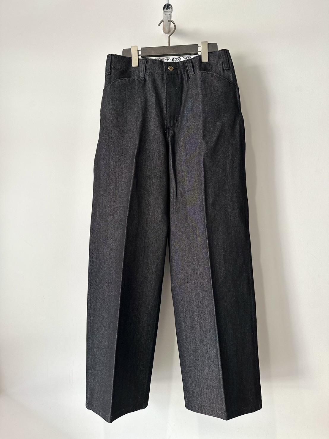 BEN DAVIS/٥ǥӥ<br />GORILLA CUT PANTS / BLACK DENIM<img class='new_mark_img2' src='https://img.shop-pro.jp/img/new/icons14.gif' style='border:none;display:inline;margin:0px;padding:0px;width:auto;' />