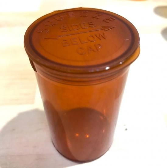 Bial Case L ピルケース 小物入れ ブラウン 輸入雑貨 海外雑貨 直輸入 アメリカ雑貨 新潟のアメリカン雑貨屋といえば Honeymustard ハニマスニイガタ