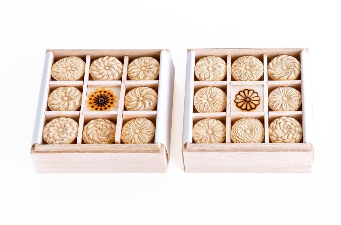 A1213-4/在銘/色変り丸盆5客/共箱/茶道具/菓子盆/茶懐石/和物/飾盆/ A1213-4/在銘/色変り丸盆5客/共箱/茶道具/菓子盆/茶懐石/