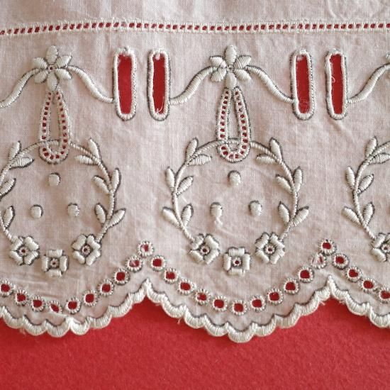 フランスアンティーク カットワーク刺繍 幅広はぎれ 96cm