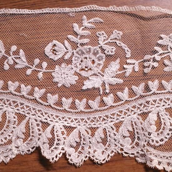 幅広のアンティークレース 15cm x 59cm - アンティーク手芸材料の通販