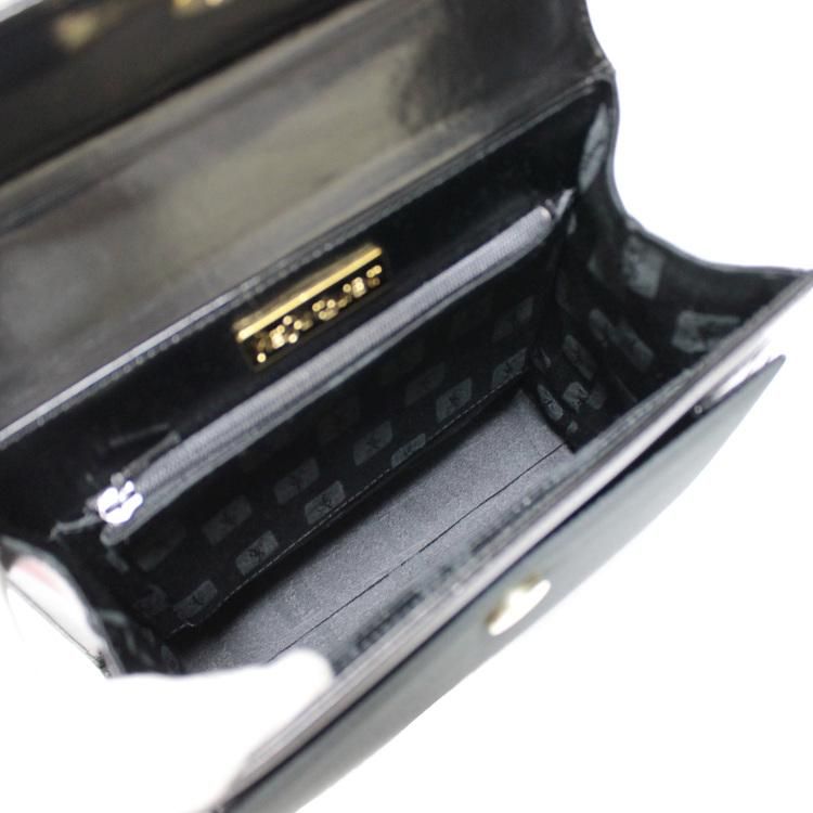 ⭐︎最終値下げ⭐︎イヴサンローラン　ハンドバッグ　ロゴ型押し　ブラック 美品 ロゴ型押しケリー型レザーハンドバッグ ヴィンテージ|イヴサンローラン