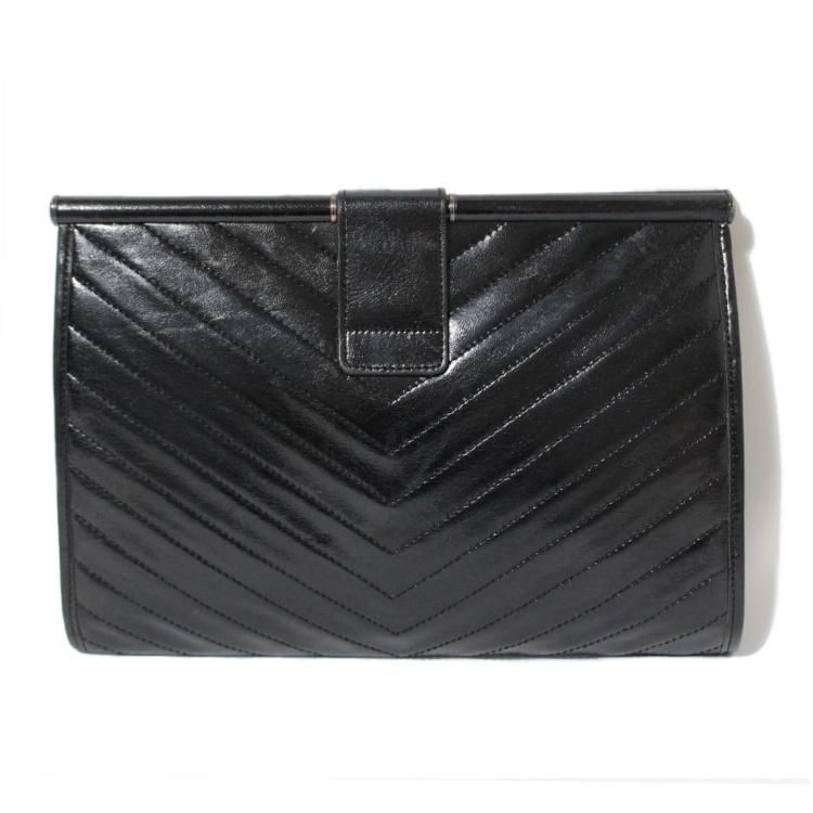 美品 イヴ・サンローラン クラッチバッグ Vステッチ YSLロゴ レザー YVES SAINT LAURENT(イヴサンローラン) V stitch clutch bag V
