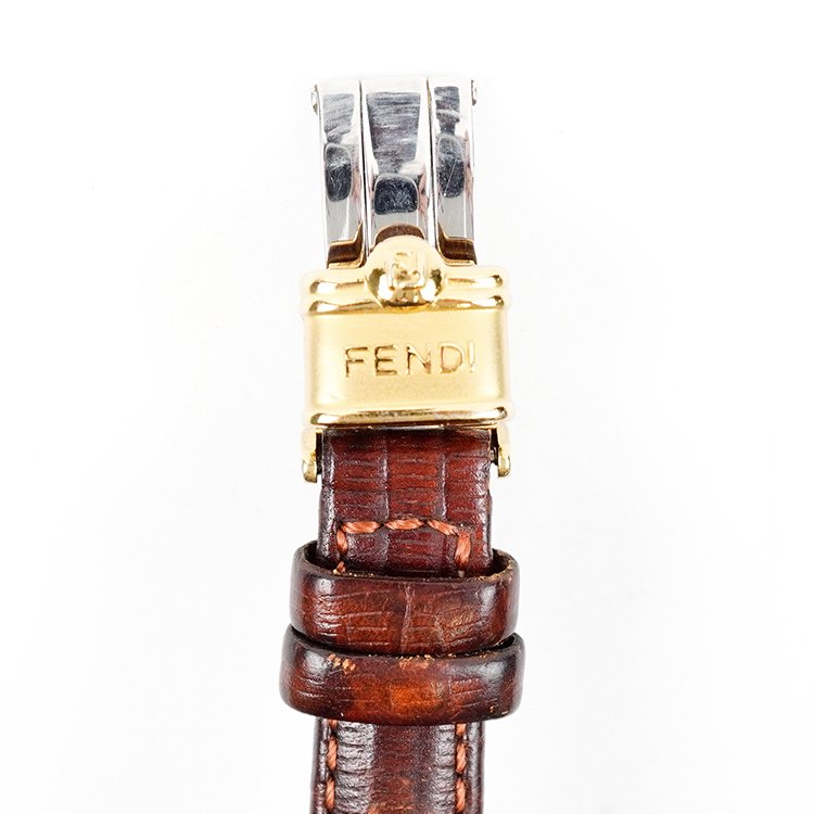 【美品】FENDI 2000L レディース腕時計 ゴールド レザー Dバックル梱包材を使用し丁寧に梱包します