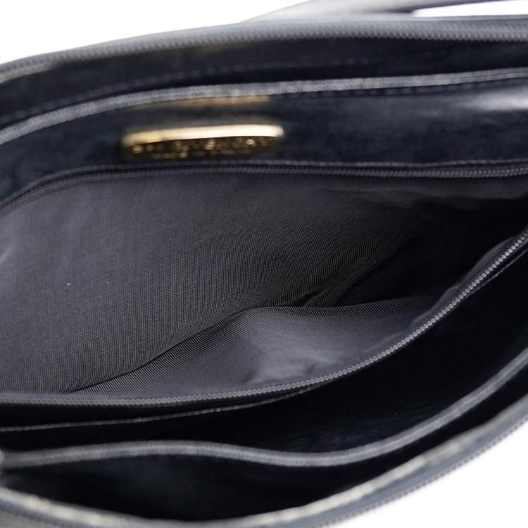 GIVENCHY　コンパクトレザーショルダーバッグ ヴィンテージ GIVENCHY ジバンシィ ロゴ タッセル レザー キルティング