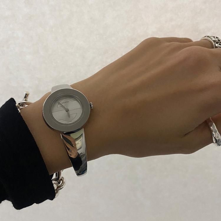 ユープレイ129.5 QZ腕時計 ホワイト×シルバー ヴィンテージ|グッチ GUCCI - 【公式】Rilish VINTAGE|ハイブランドヴィンテージの通販セレクトショップ