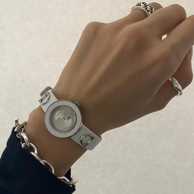 ユープレイ129.5 QZ腕時計 ホワイト×シルバー ヴィンテージ|グッチ GUCCI - 【公式】Rilish VINTAGE|ハイブランドヴィンテージの通販セレクトショップ