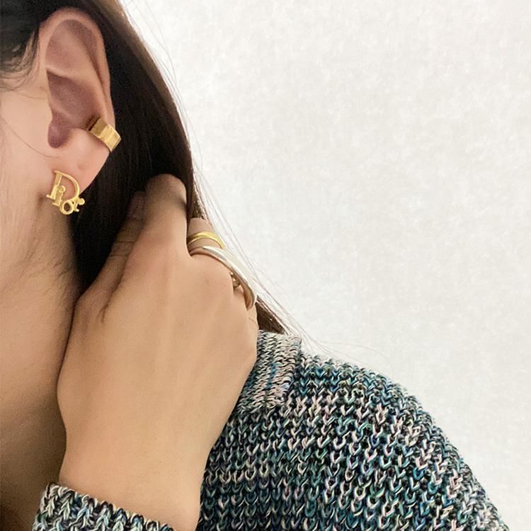 DIORピアス