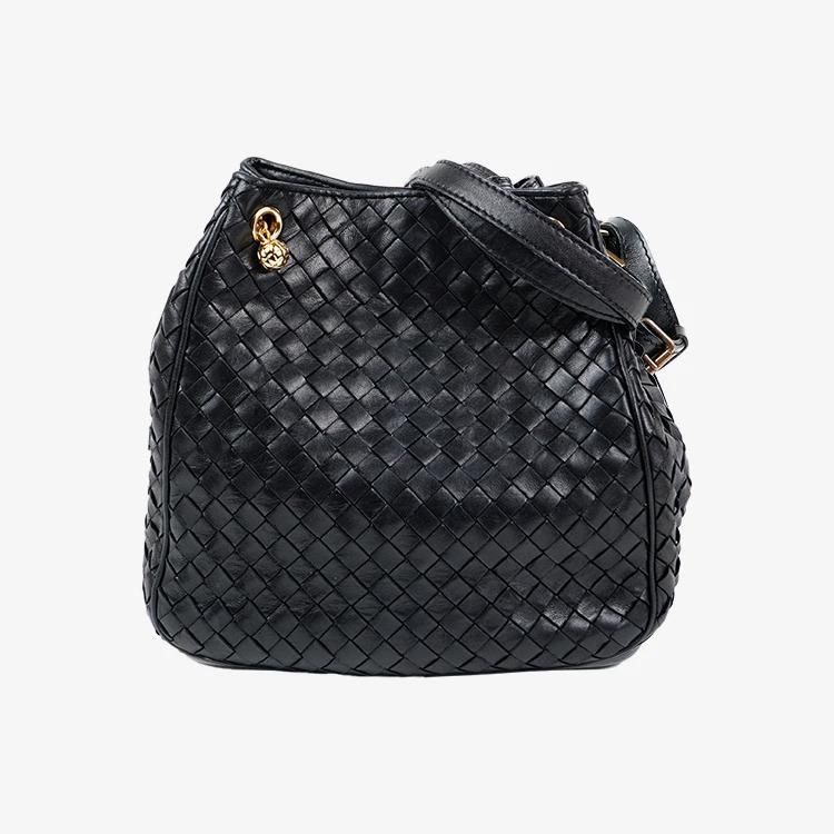 イントレチャートショルダーバッグ ブラック ヴィンテージ|ボッテガヴェネタ BOTTEGA VENETA