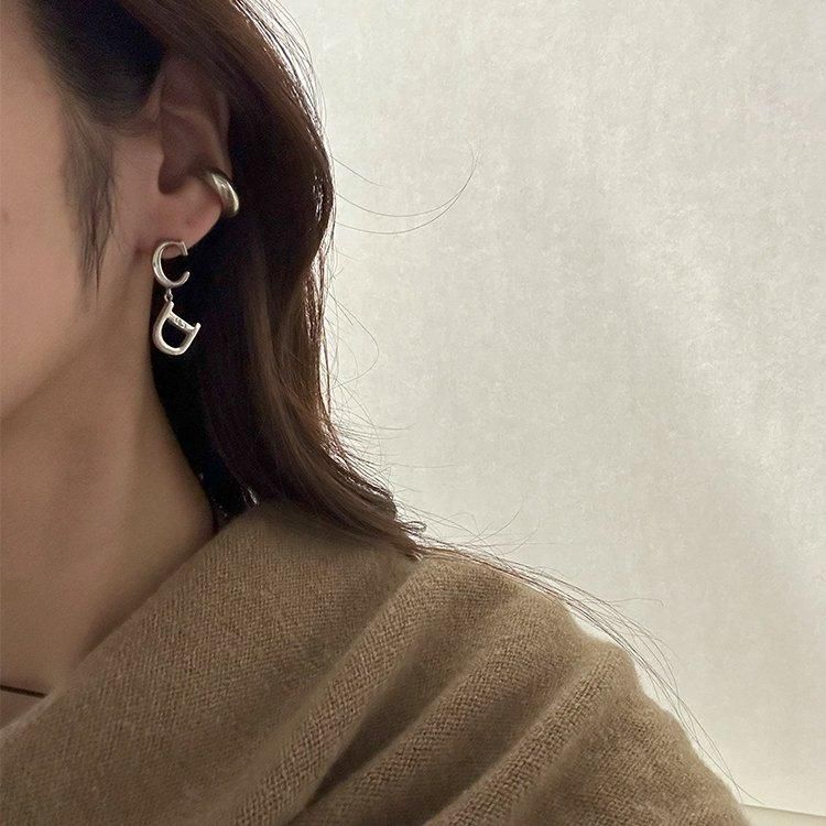 CDロゴスウィングピアス シルバー ヴィンテージ|ディオール Dior CDロゴスウィングピアス シルバー ヴィンテージ|ディオール Dior