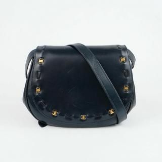 <img class='new_mark_img1' src='https://img.shop-pro.jp/img/new/icons8.gif' style='border:none;display:inline;margin:0px;padding:0px;width:auto;' />Ferragamo フェラガモ ヴァラフラップショルダーバッグ ネイビー ヴィンテージの商品画像