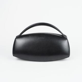 <img class='new_mark_img1' src='https://img.shop-pro.jp/img/new/icons8.gif' style='border:none;display:inline;margin:0px;padding:0px;width:auto;' />LOEWE ロエべ ロゴ刻印レザーラウンドバッグ ブラック ヴィンテージの商品画像