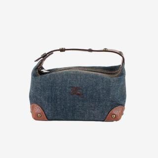 <img class='new_mark_img1' src='https://img.shop-pro.jp/img/new/icons8.gif' style='border:none;display:inline;margin:0px;padding:0px;width:auto;' />BURBERRY バーバリー ブルーレーベルデニムアクセサリーポーチ ネイビー×ブラウン ヴィンテージの商品画像