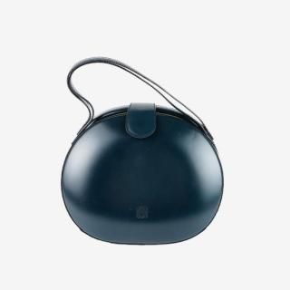 <img class='new_mark_img1' src='https://img.shop-pro.jp/img/new/icons8.gif' style='border:none;display:inline;margin:0px;padding:0px;width:auto;' />LOEWE ロエべ ロゴ刻印レザーラウンドバッグ ネイビー ヴィンテージの商品画像