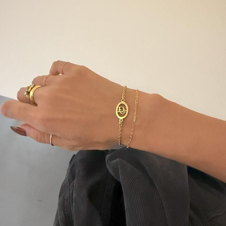 Dior ディオール オーバルロゴブレスレット ゴールド
