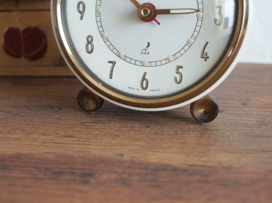 フランス JAZ クリーム色とゴールドの目覚まし時計