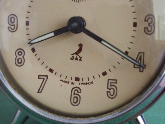 フランス JAZ クロムメッキの目覚まし時計